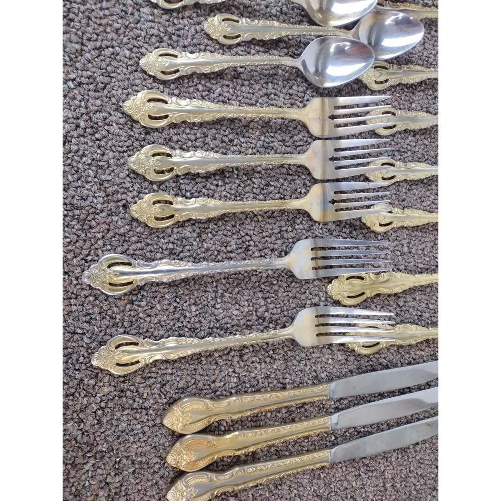 24 PIECES OF COOK'S ESSENTIALS 18/10 STAINLESS STEEL FLATWARE WITH GOLD ACCENTS